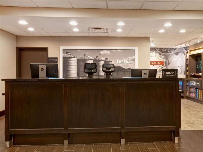 Hampton Inn Dekalb - Near The University Kültér fotó