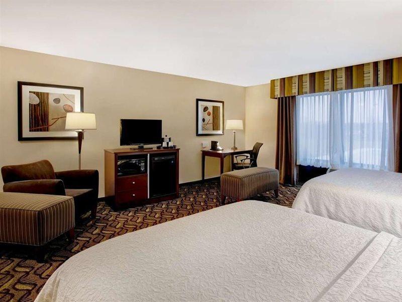 Hampton Inn Dekalb - Near The University Kültér fotó