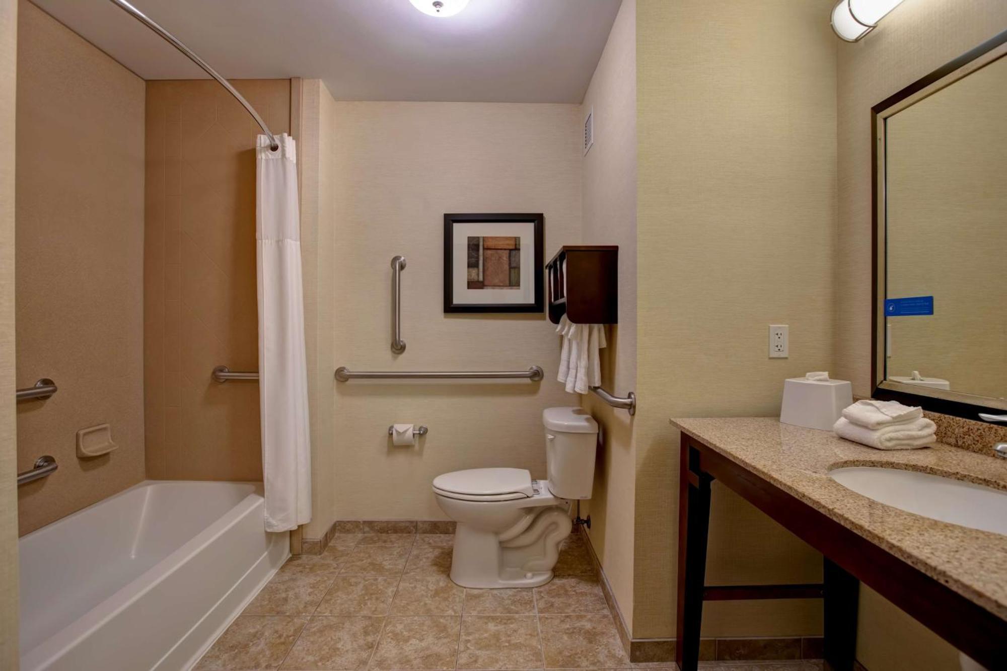 Hampton Inn Dekalb - Near The University Kültér fotó