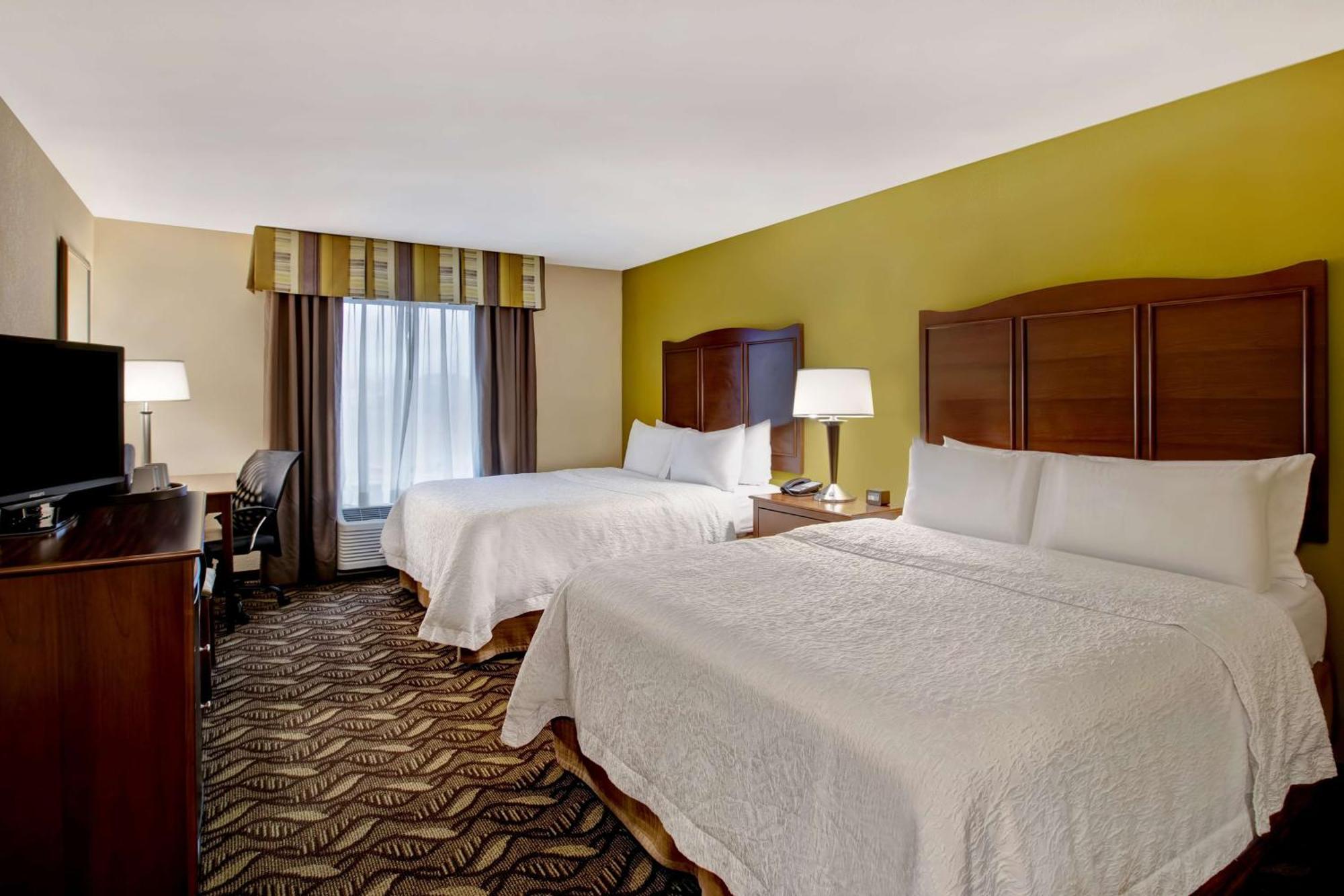 Hampton Inn Dekalb - Near The University Kültér fotó