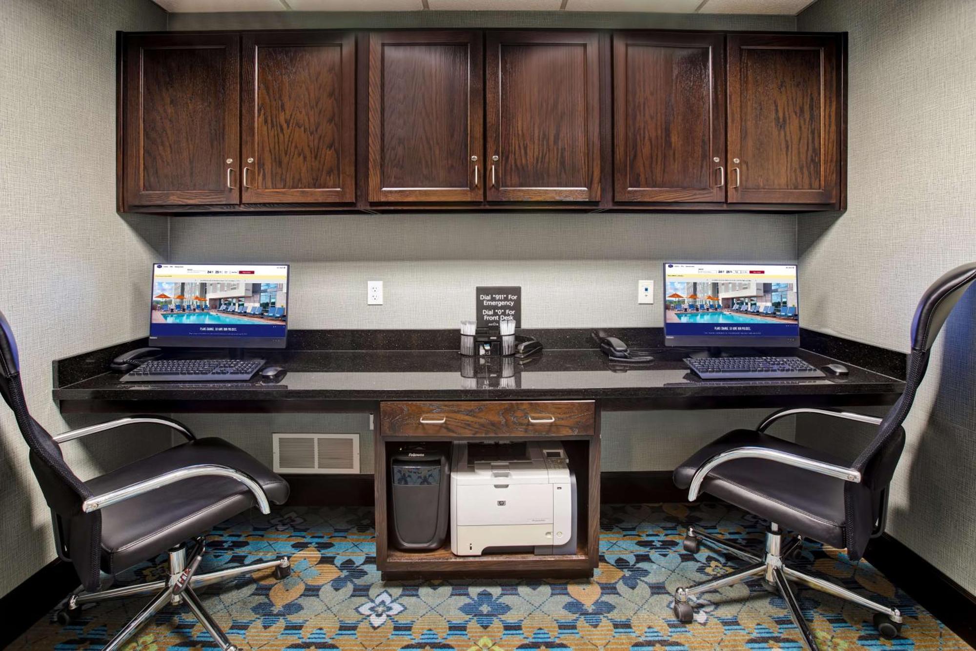 Hampton Inn Dekalb - Near The University Kültér fotó