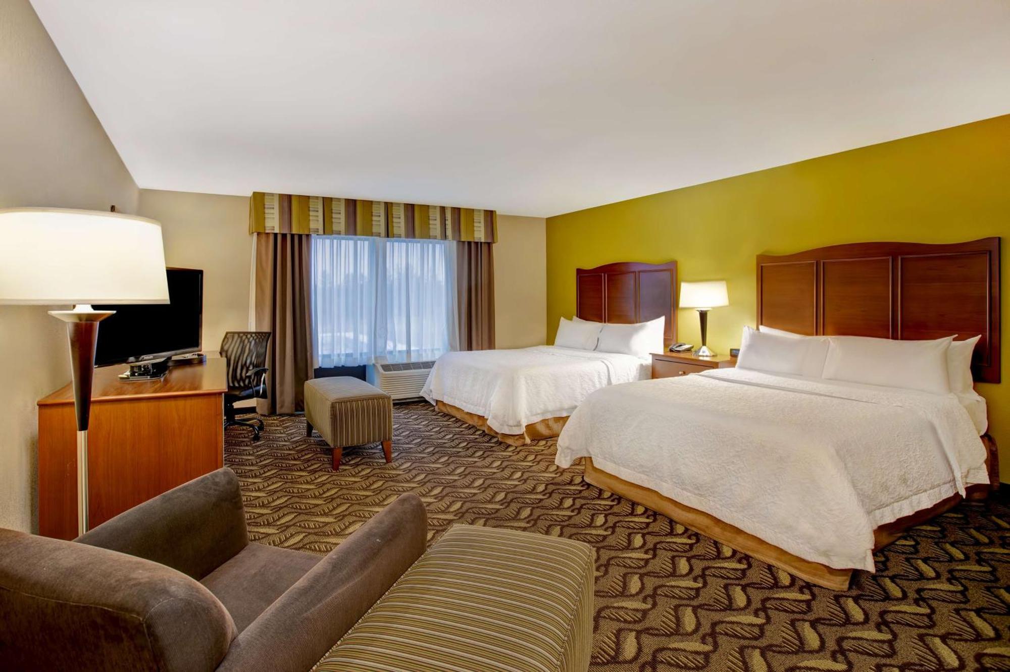 Hampton Inn Dekalb - Near The University Kültér fotó