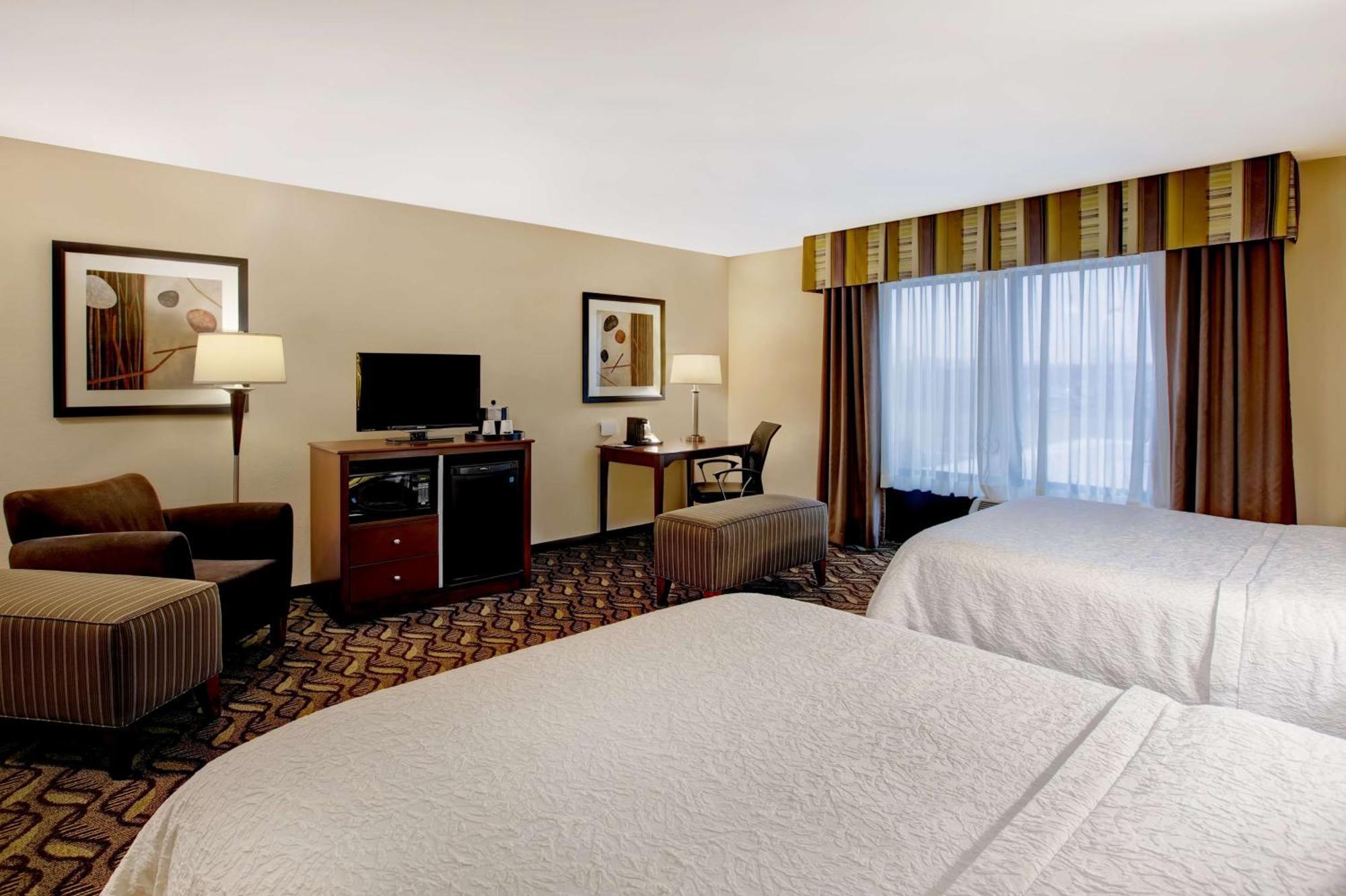 Hampton Inn Dekalb - Near The University Kültér fotó