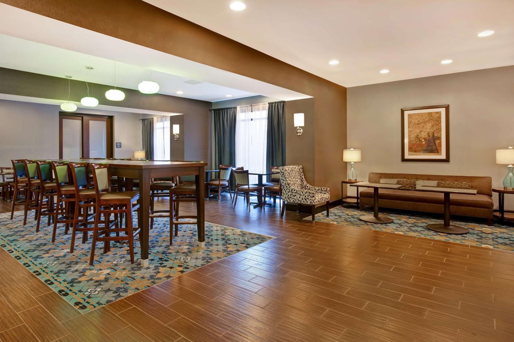 Hampton Inn Dekalb - Near The University Kültér fotó