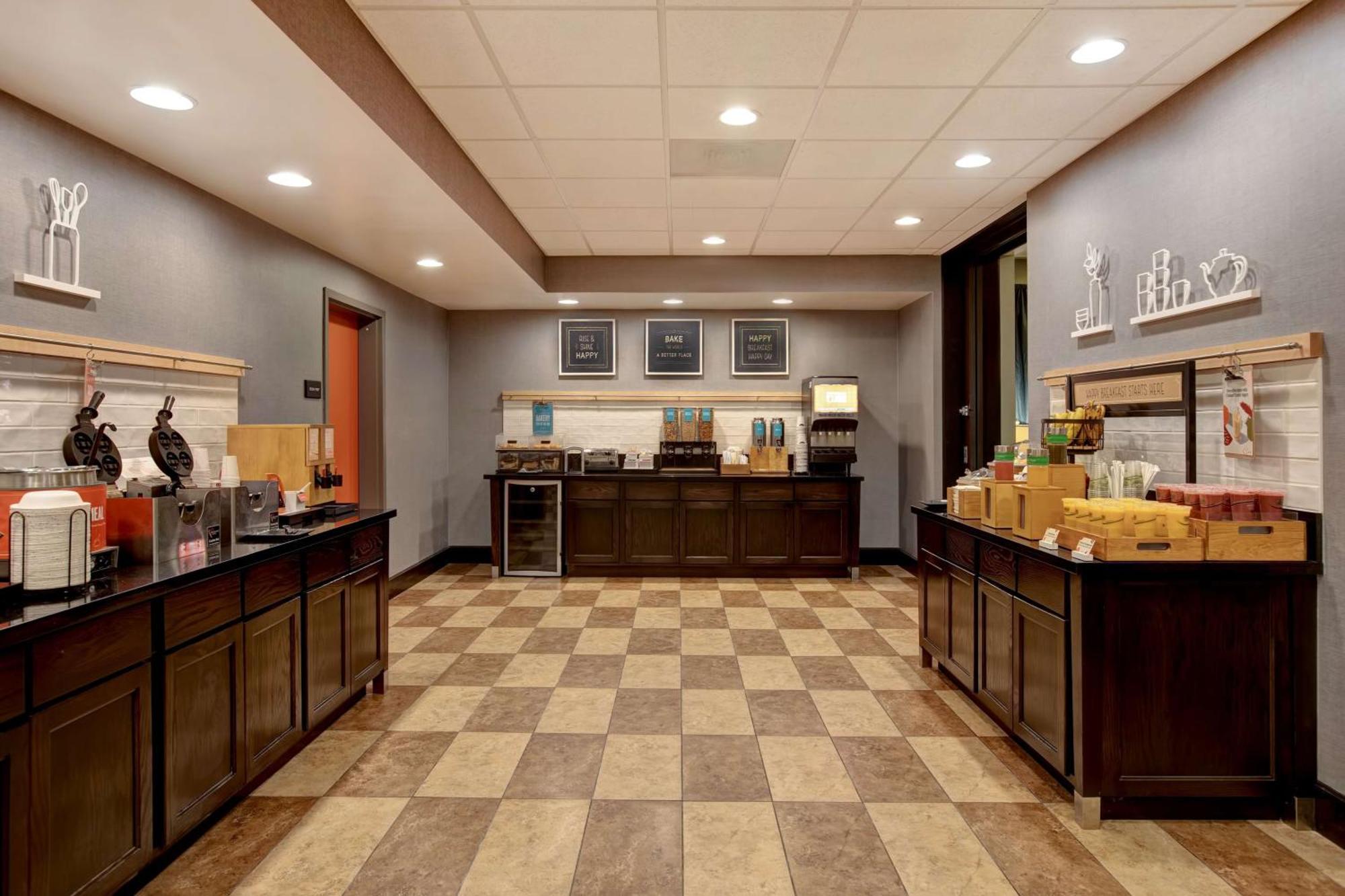 Hampton Inn Dekalb - Near The University Kültér fotó