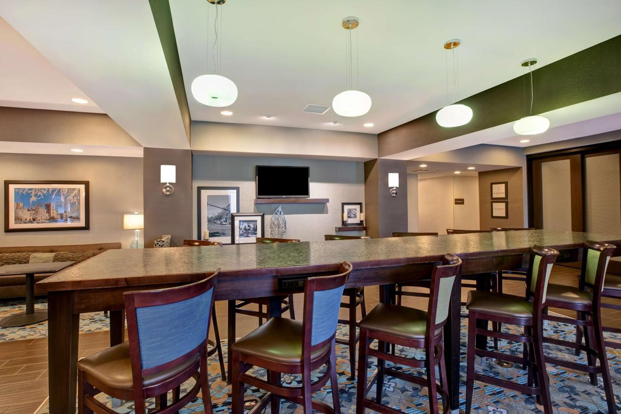 Hampton Inn Dekalb - Near The University Kültér fotó