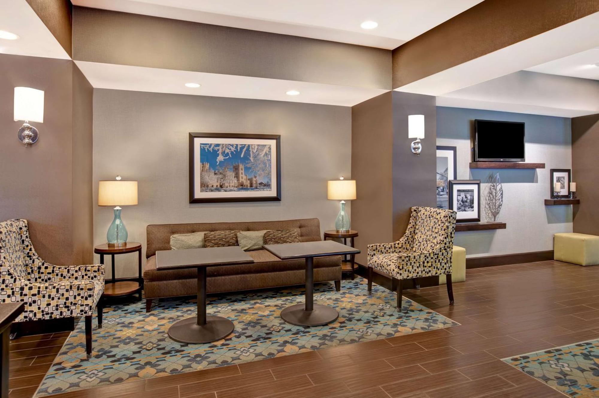 Hampton Inn Dekalb - Near The University Kültér fotó