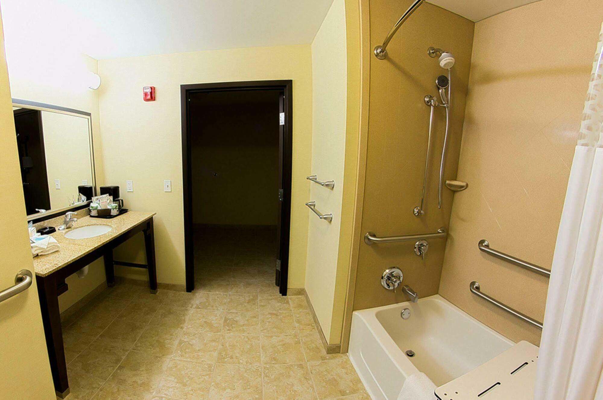 Hampton Inn Dekalb - Near The University Kültér fotó